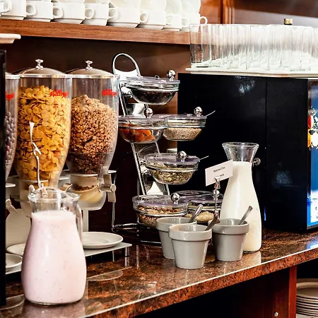 Grand Royal 4* Poznań