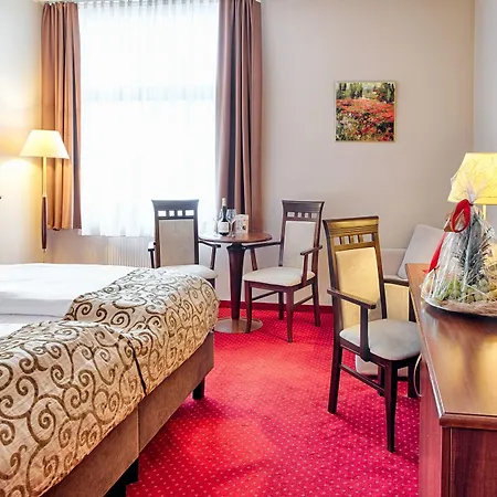 Grand Royal 4* Poznań