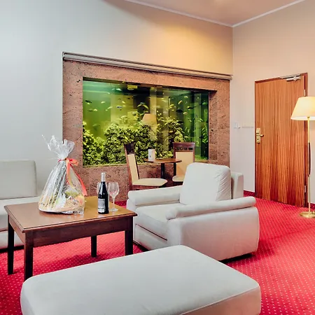 Отель Grand Royal 4*