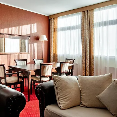 Grand Royal 4* Poznań